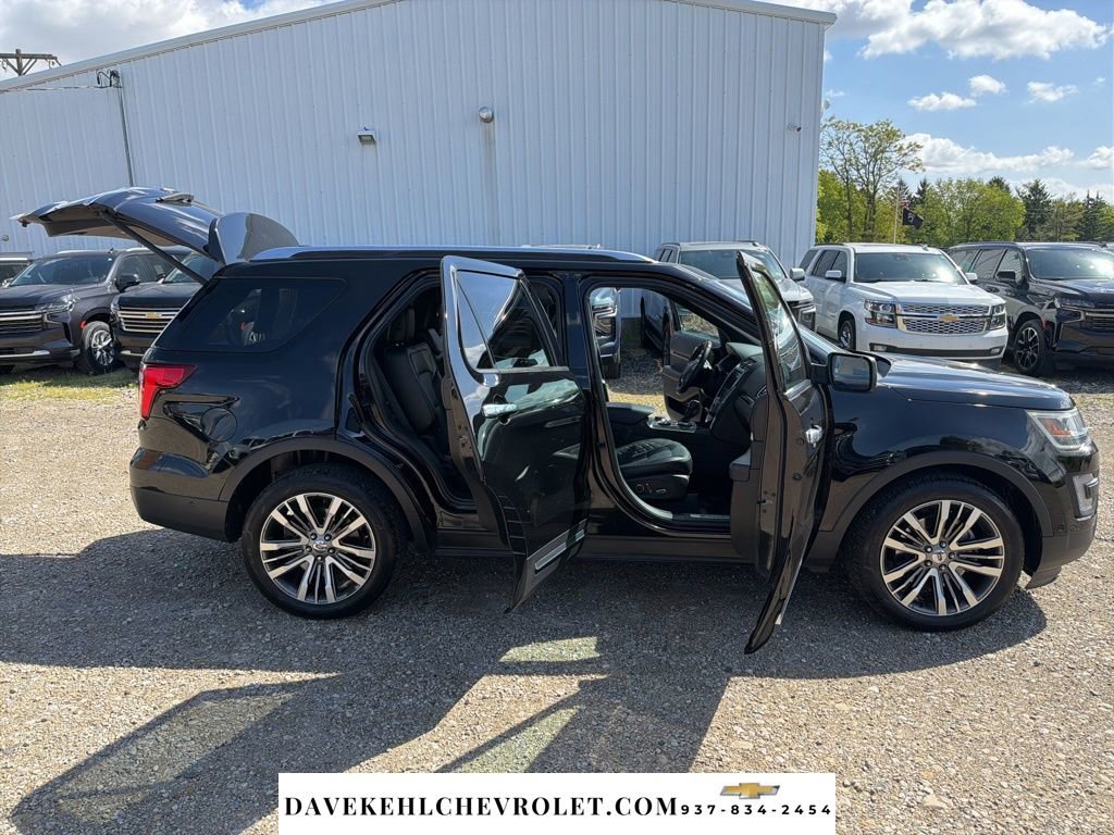 Used 2017 Ford Explorer Platinum AWD/4WD image 32