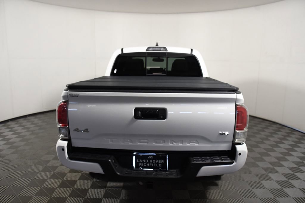 Used 2017 Toyota Tacoma Limited w/ Tow Package image 5