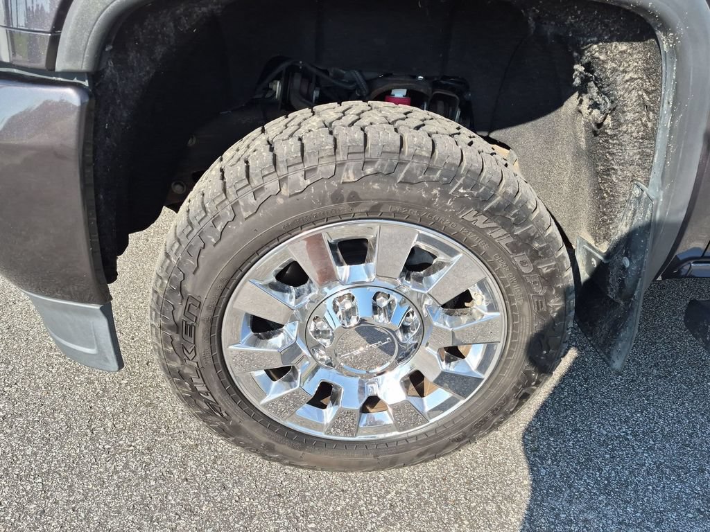 Used 2016 GMC Sierra 2500 Denali w/ Duramax Plus Package AWD/4WD image 3