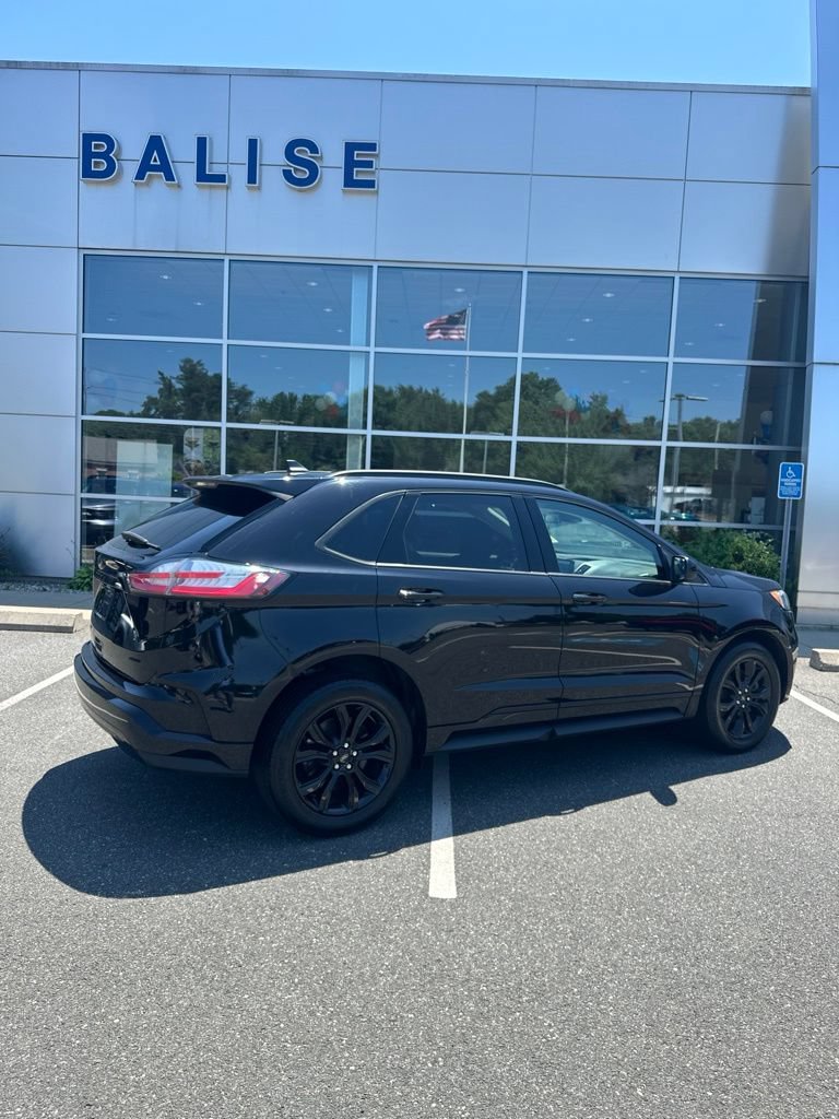 Used 2022 Ford Edge SE w/ Black Appearance Package AWD/4WD image 3