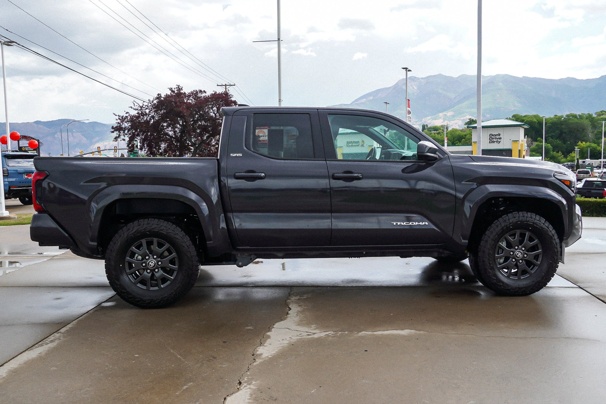 Certified 2025 Toyota Tacoma SR5 AWD/4WD image 9