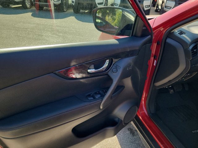 Used 2017 Nissan Rogue SL w/ SL Premium Package image 23