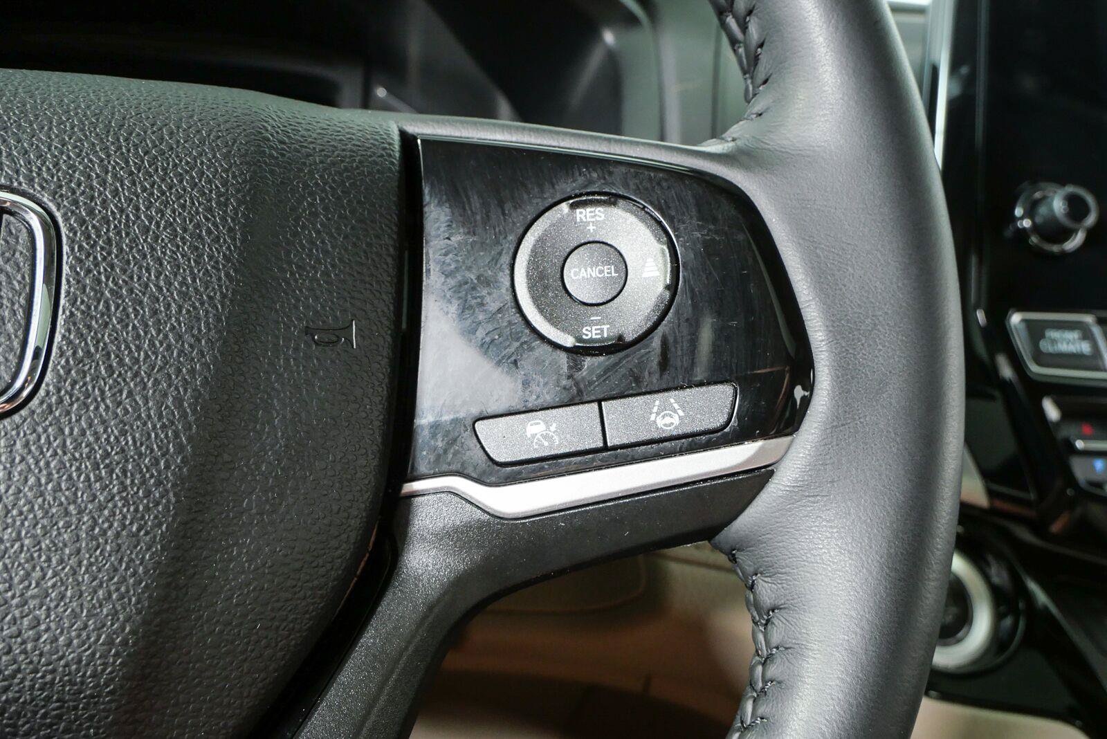 Used 2024 Honda Odyssey Touring image 11