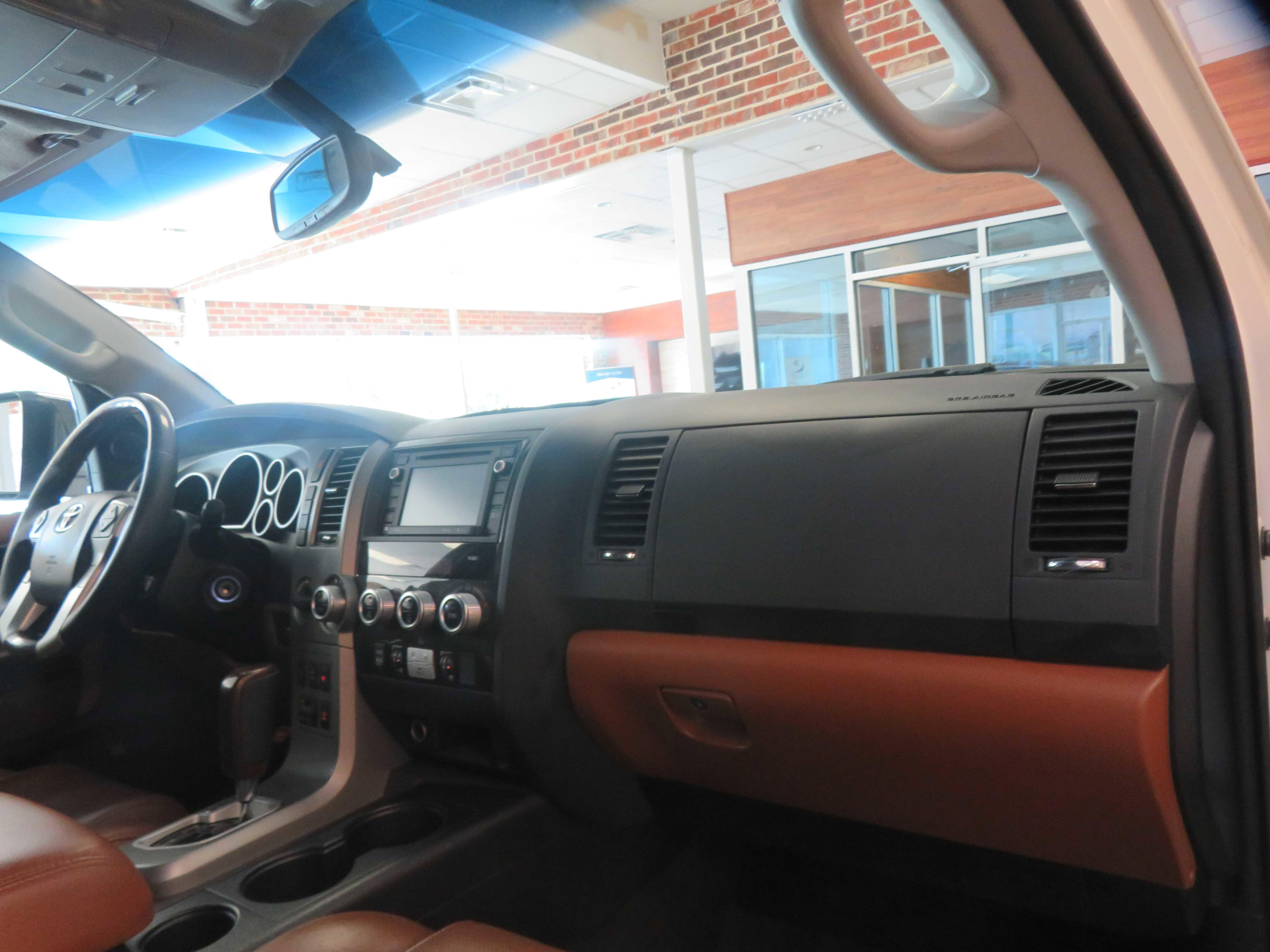 Used 2016 Toyota Sequoia Platinum AWD/4WD image 37