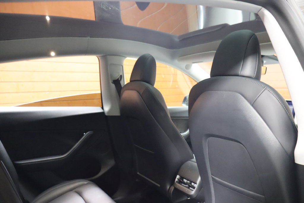 Used 2022 Tesla Model Y Long Range AWD/4WD image 43