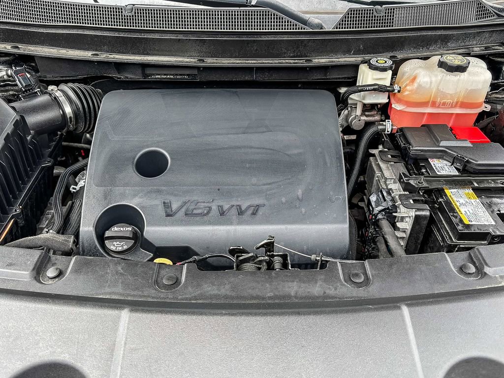 Used 2021 Chevrolet Traverse LT image 25