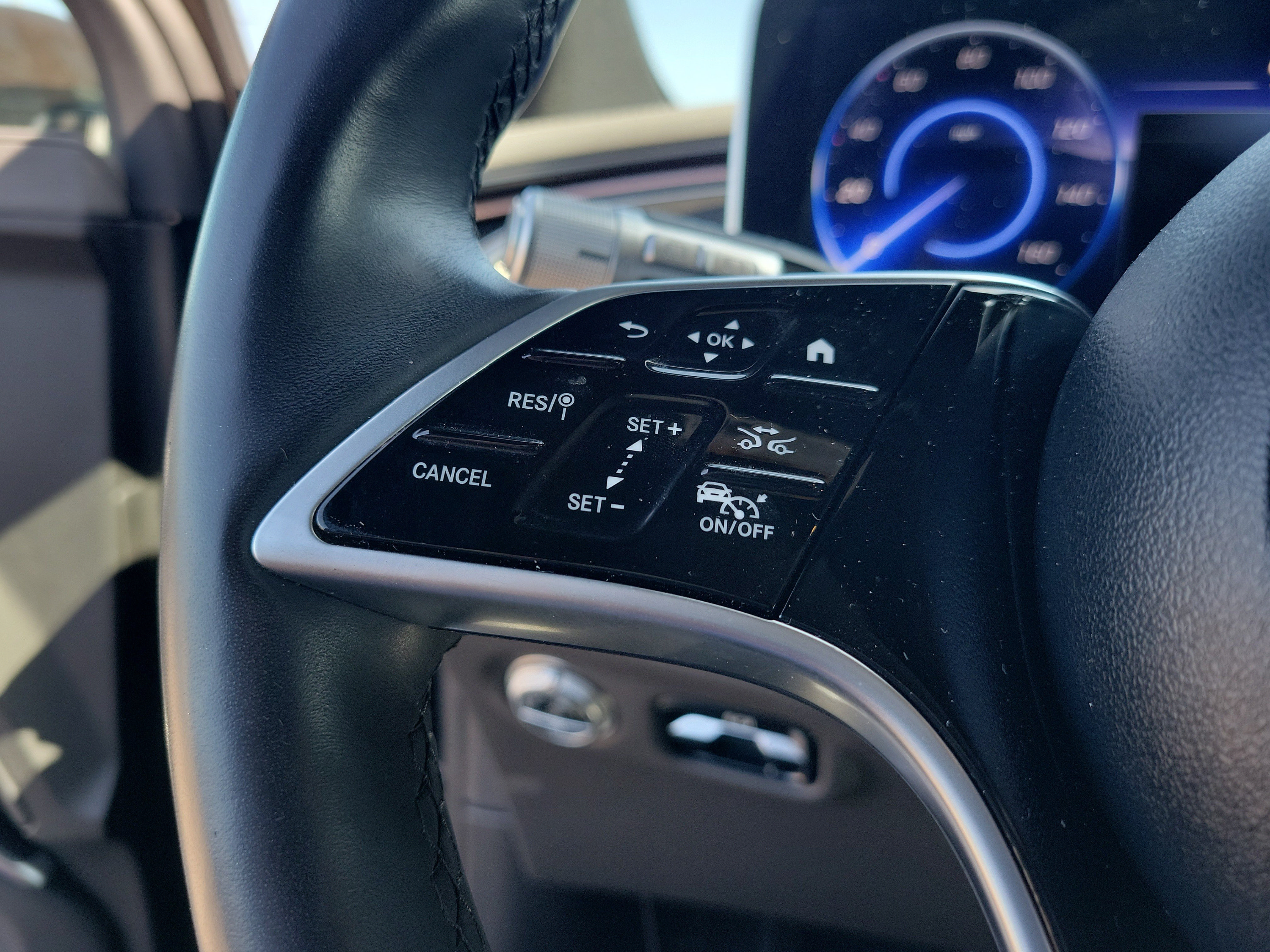 Certified 2023 Mercedes-Benz EQS 450+ SUV image 25