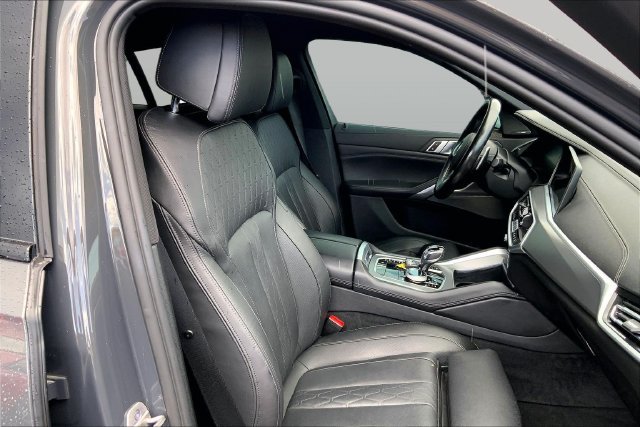 Used 2021 BMW X6 M50i w/ Premium Package AWD/4WD image 7