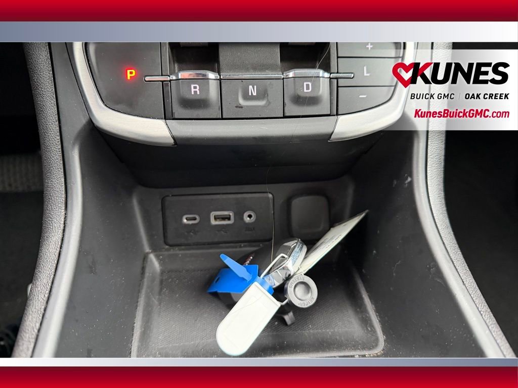 Used 2024 GMC Terrain SLE image 22