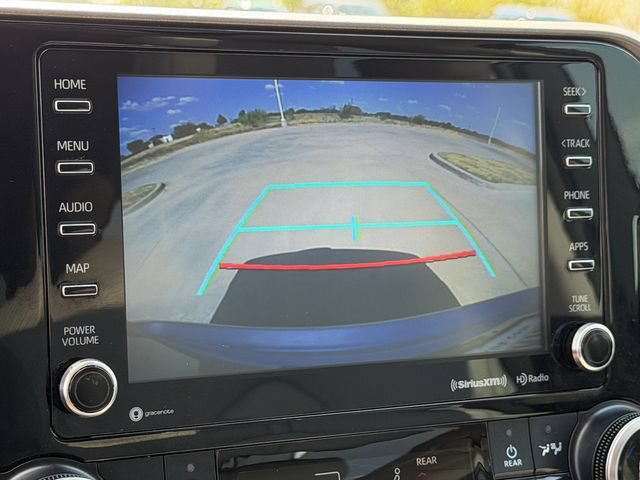 Used 2021 Toyota Highlander XLE FWD image 28