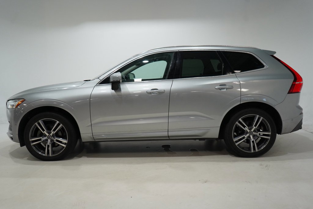 Used 2018 Volvo XC60 T5 Momentum w/ Convenience Package AWD/4WD image 4
