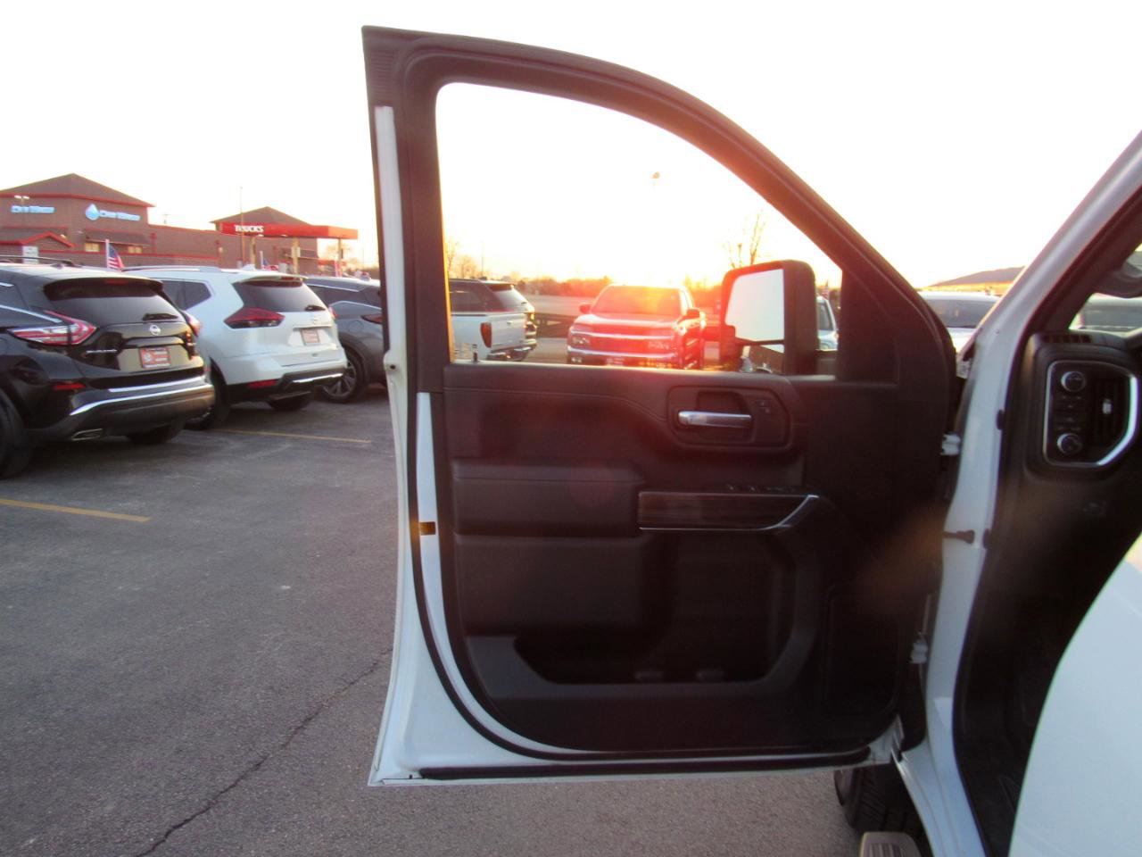 Used 2021 Chevrolet Silverado 2500 LT w/ Z71 Off-Road Package image 15