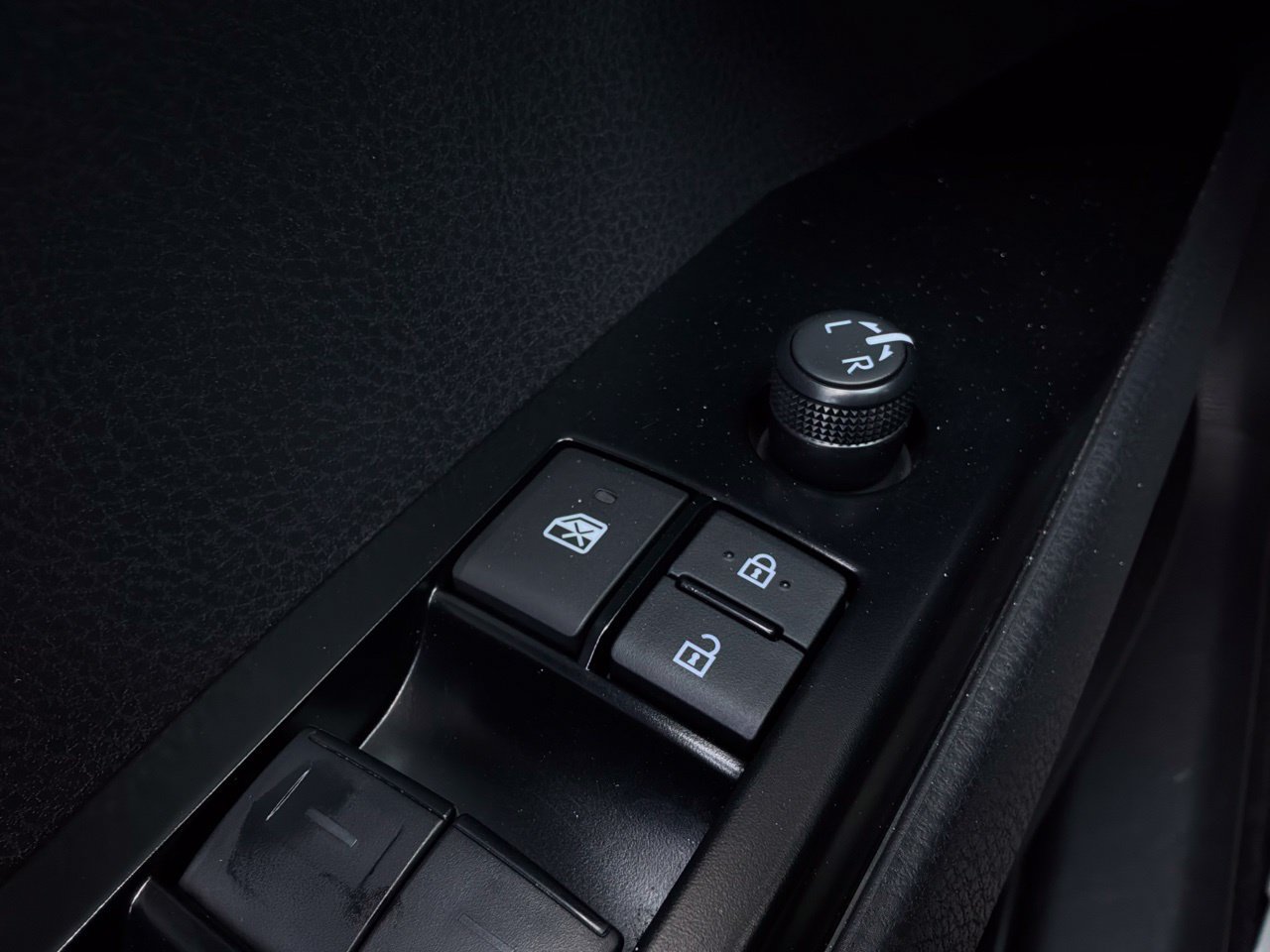 Used 2025 Toyota Camry LE FWD image 19