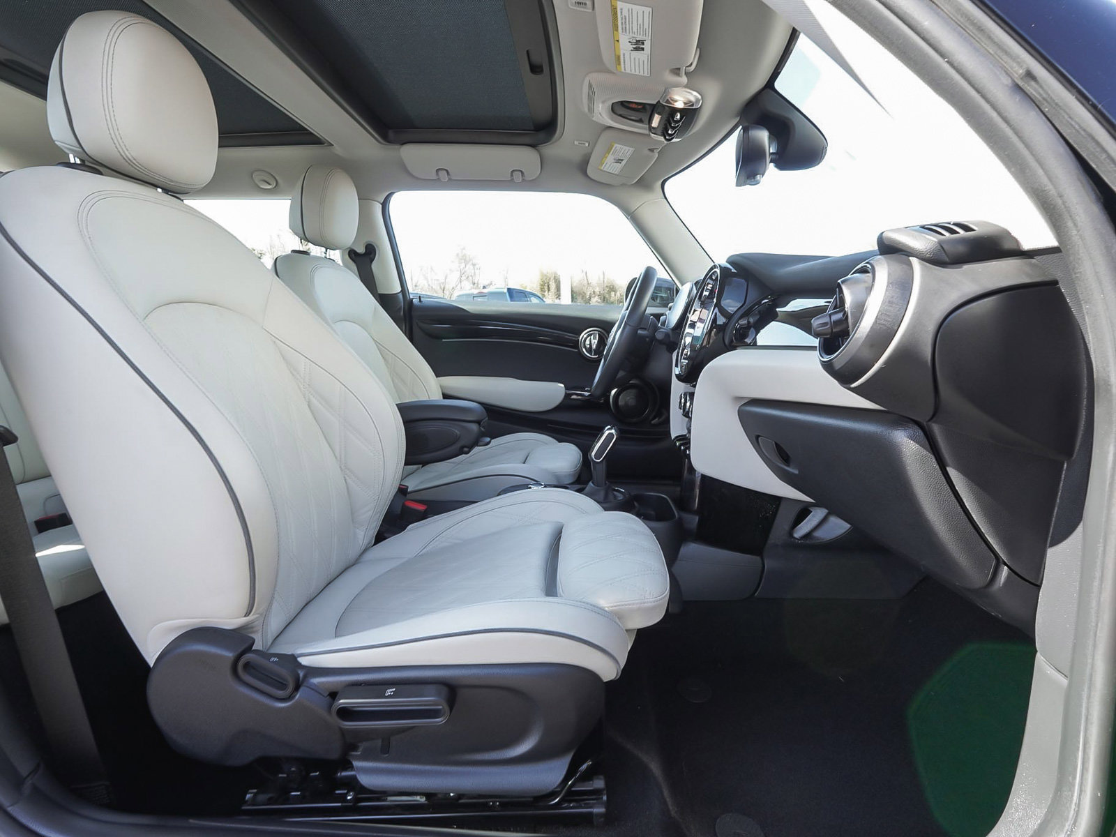 Used 2023 MINI Cooper SE image 35