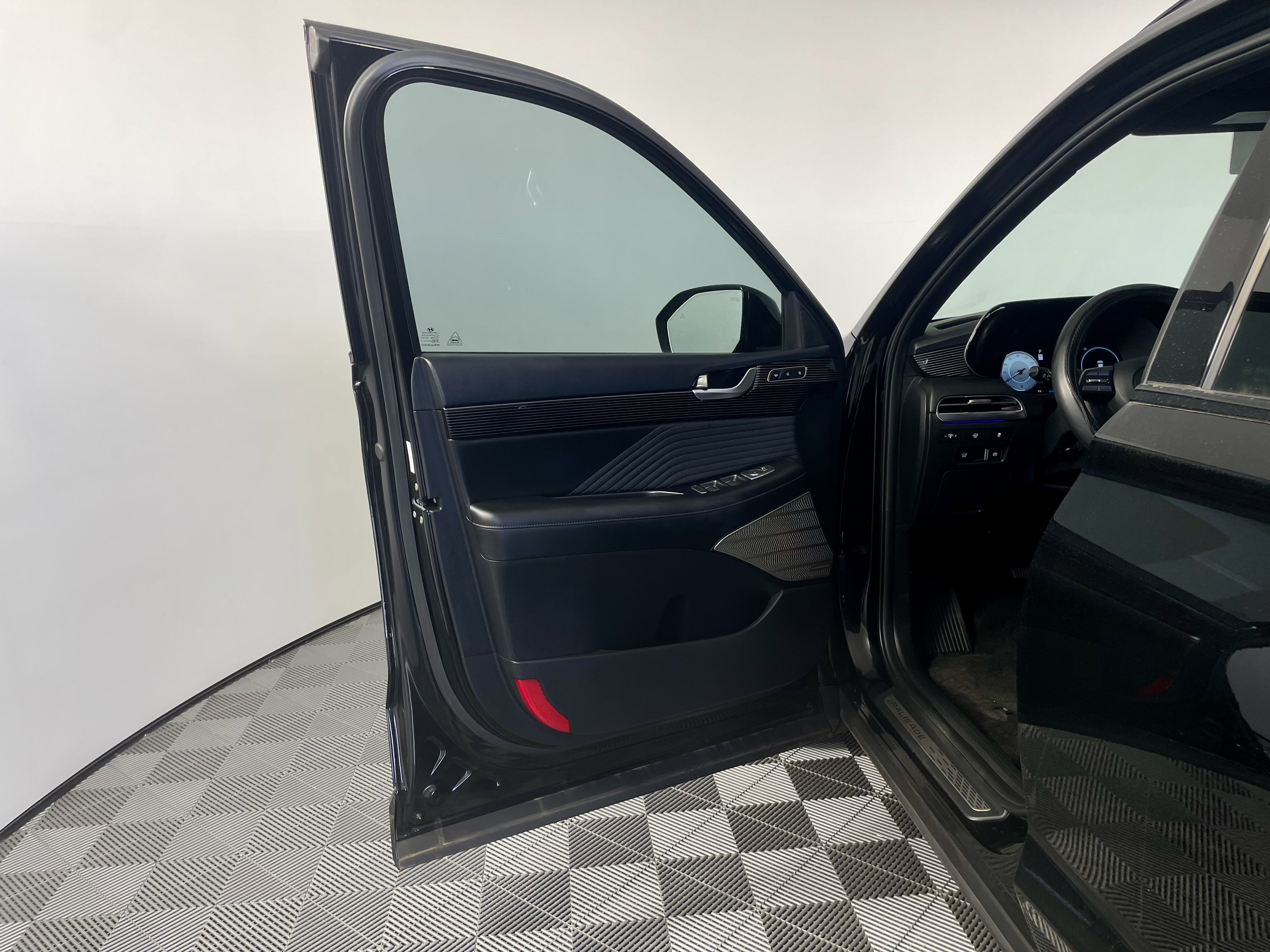 Used 2025 Hyundai Palisade Calligraphy AWD/4WD image 12