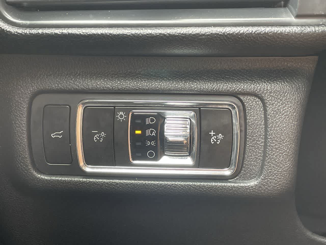 Used 2024 Lincoln Corsair AWD w/ Equipment Group 101A image 30
