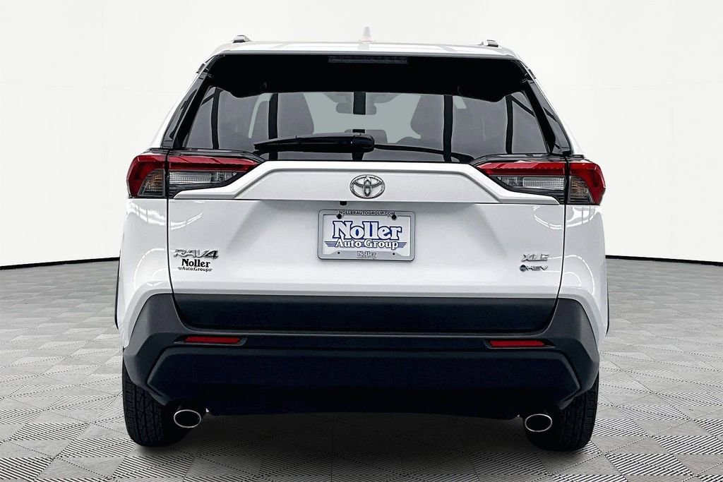 Used 2025 Toyota RAV4 XLE image 4