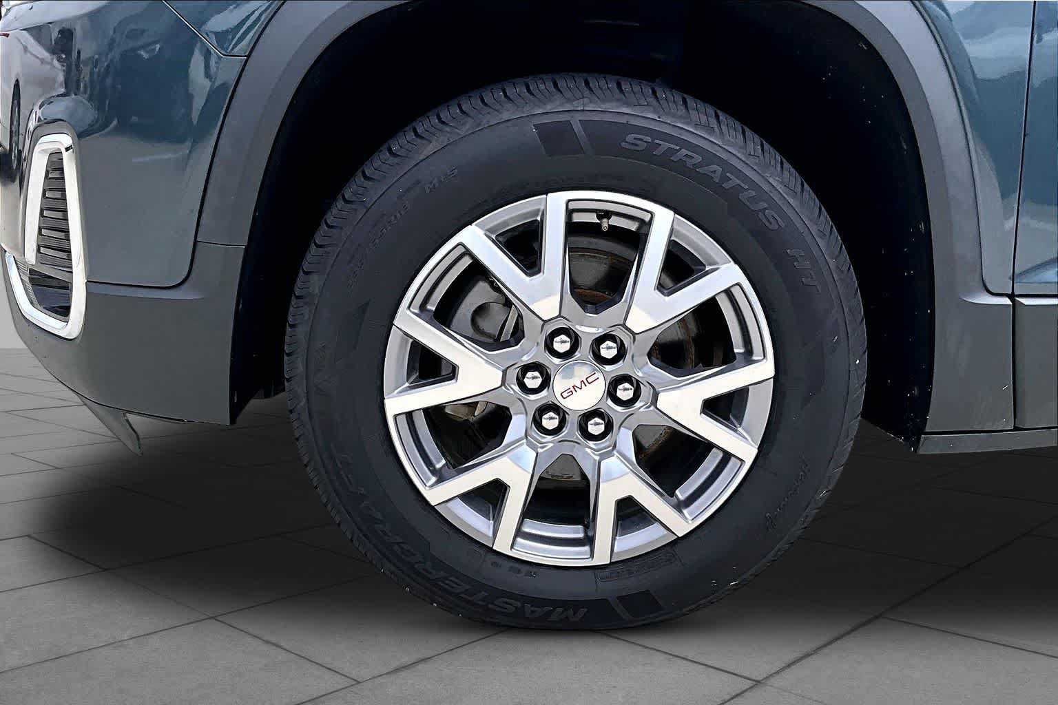Used 2020 GMC Acadia SLT FWD image 10