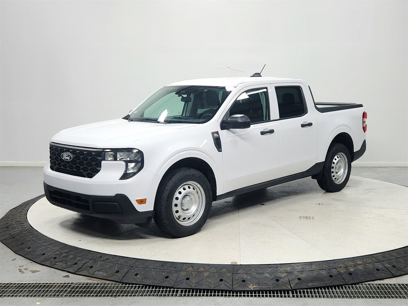 New 2025 Ford Maverick XL w/ Equipment Group 101A image 3