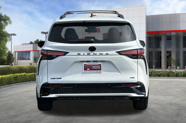 Used 2026 Toyota Sienna XSE AWD/4WD image 5