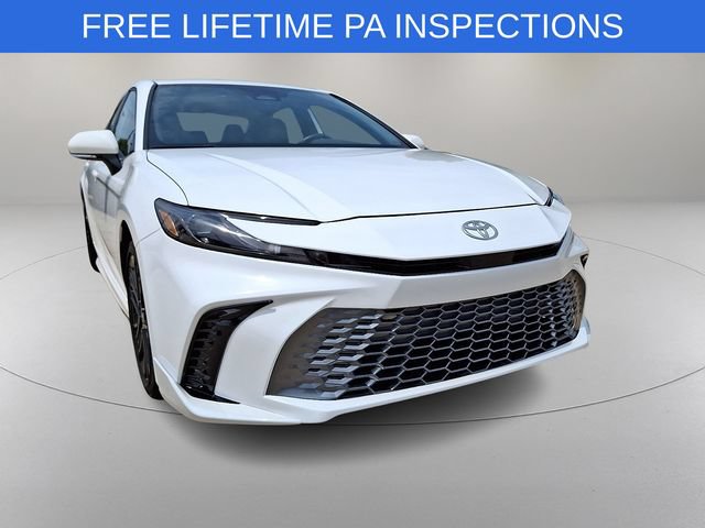 Used 2025 Toyota Camry SE FWD image 2
