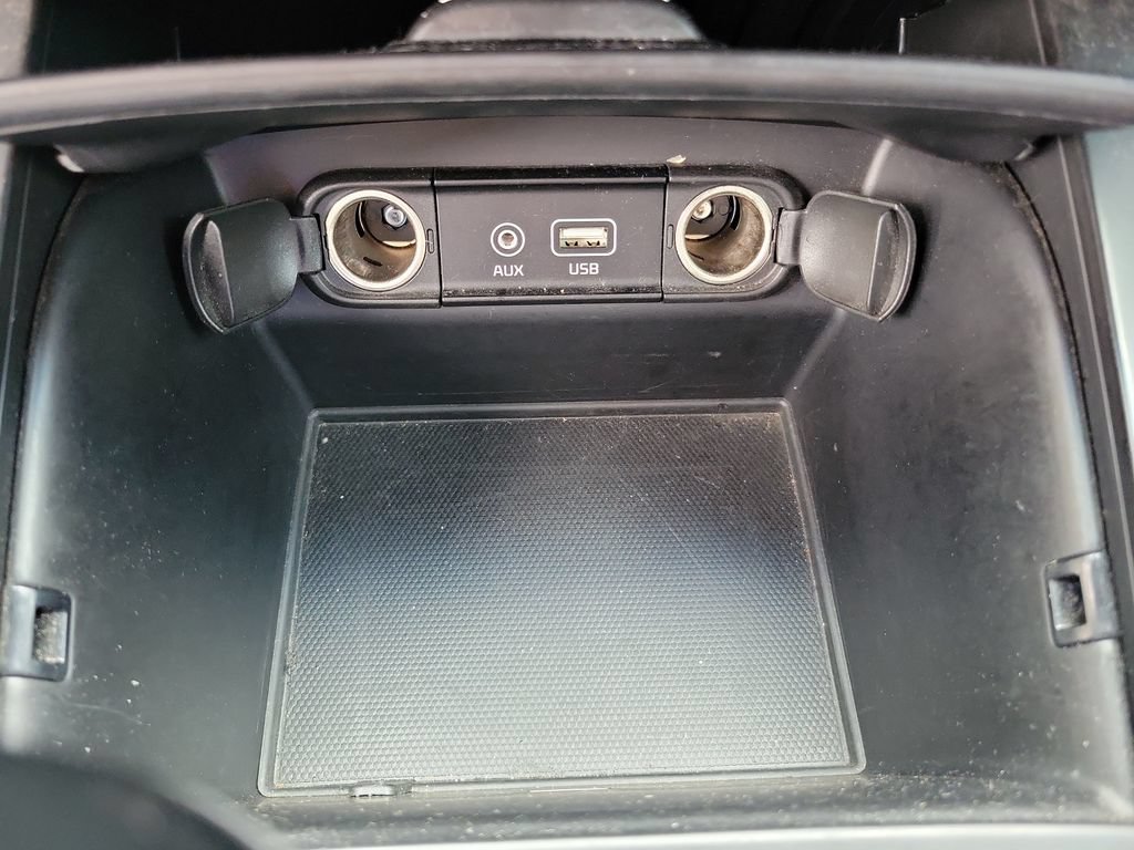 Used 2018 Kia Sorento AWD image 19