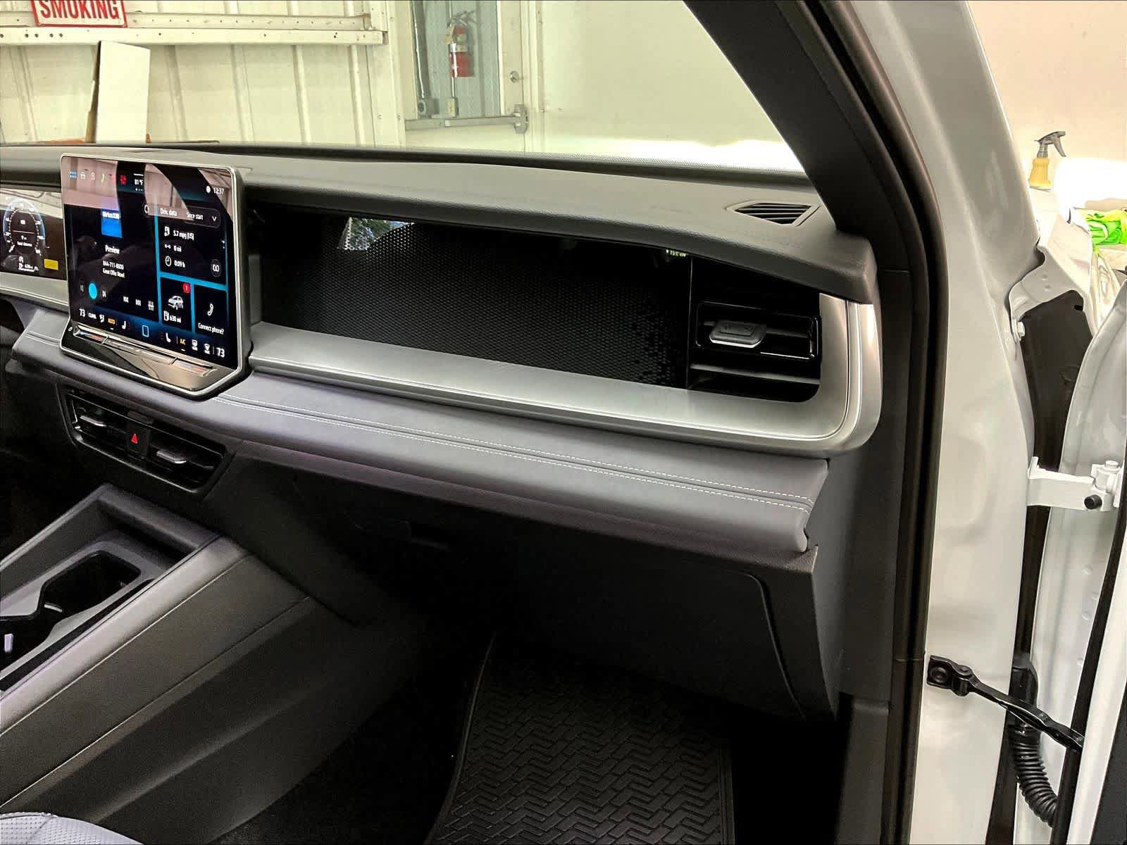 New 2026 Volkswagen Tiguan SE R-Line AWD/4WD image 27