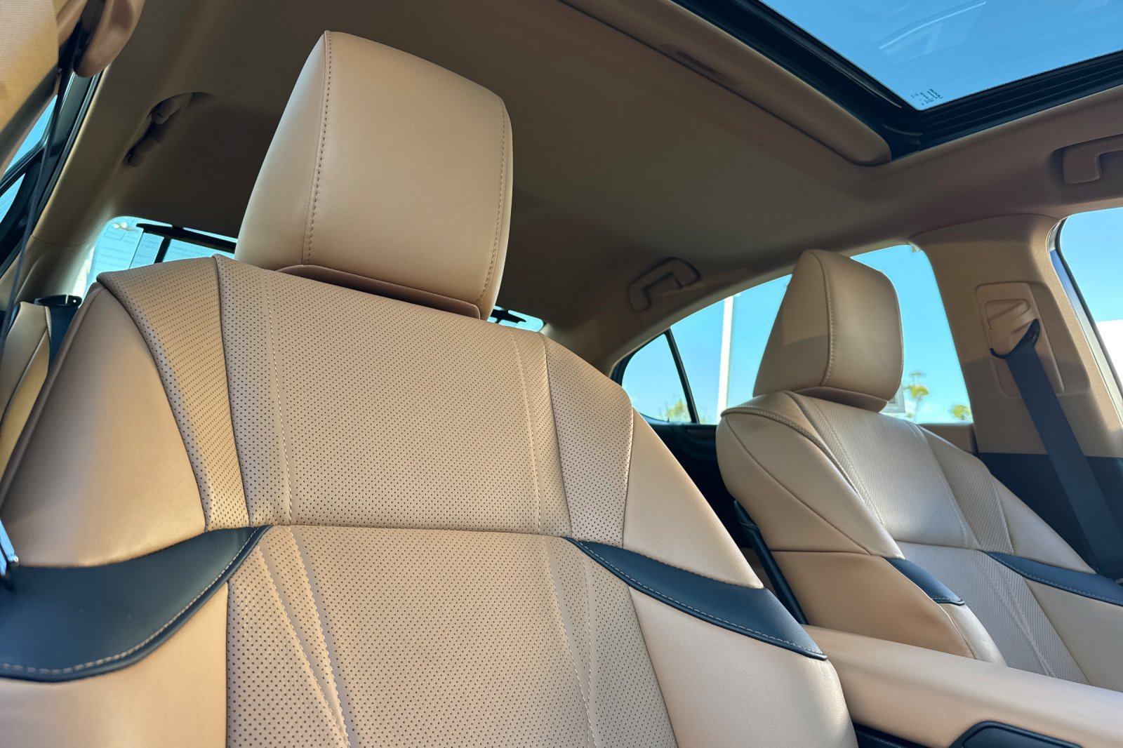 Certified 2025 Lexus ES 300h w/ Accessory Package (Z1) FWD image 13