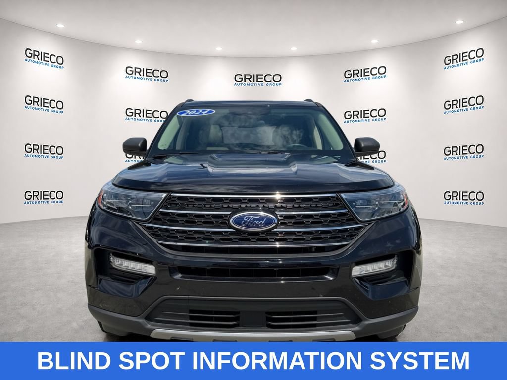 Used 2024 Ford Explorer XLT w/ Equipment Group 202A AWD/4WD image 2