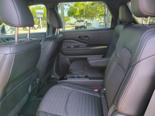Certified 2025 Nissan Pathfinder Rock Creek AWD/4WD image 15