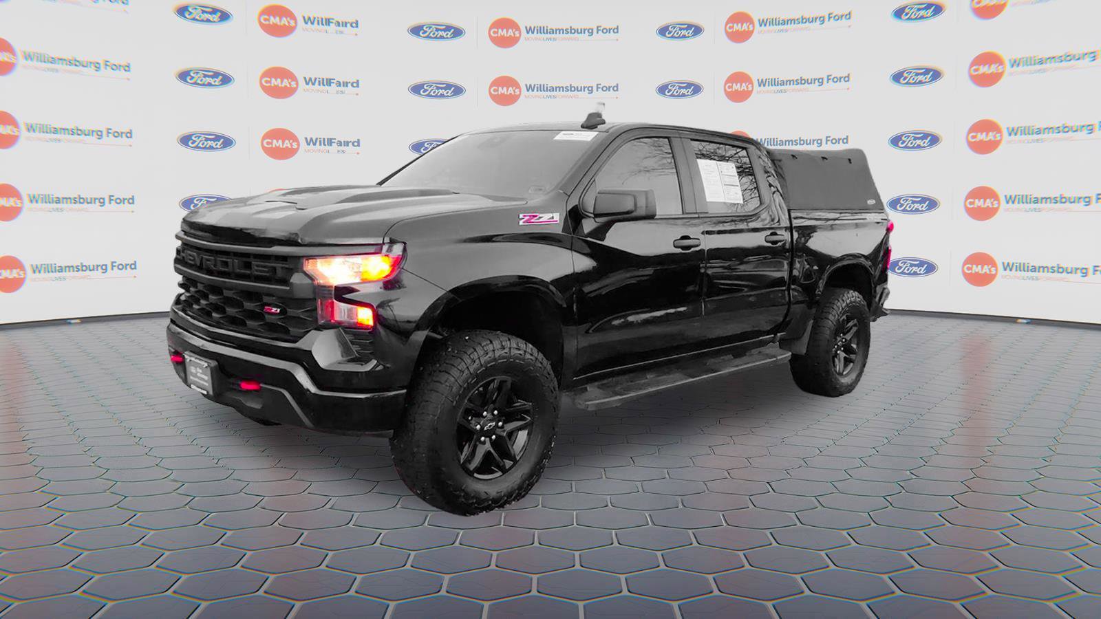 Used 2023 Chevrolet Silverado 1500 Custom Trail Boss image 1
