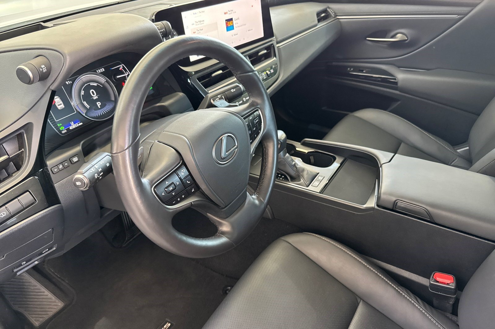 Certified 2025 Lexus ES 300h w/ Premium Package FWD image 11