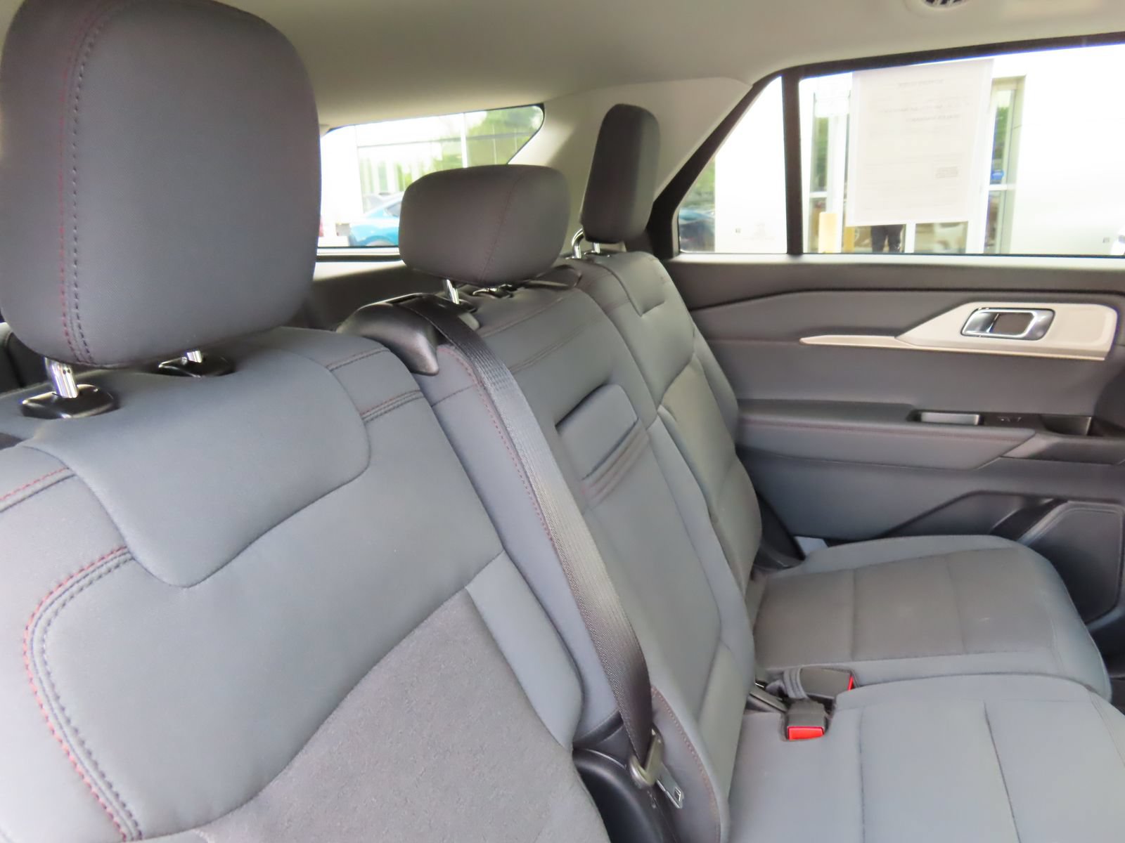 Certified 2025 Ford Explorer Active AWD/4WD image 39