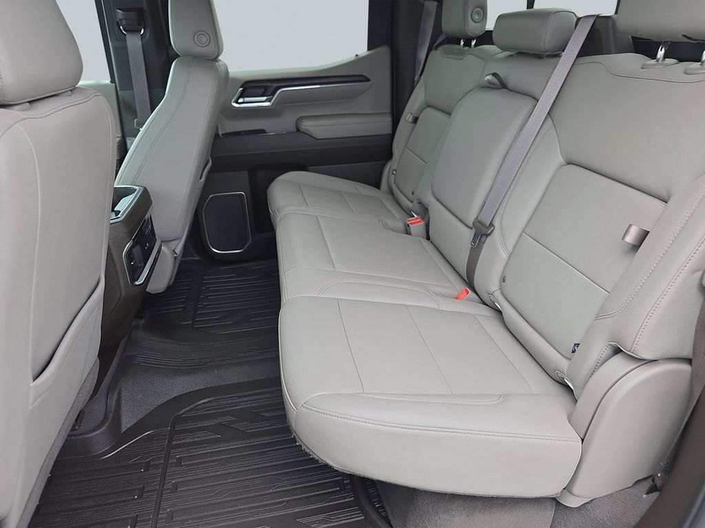 Used 2023 GMC Sierra 1500 SLT AWD/4WD image 30