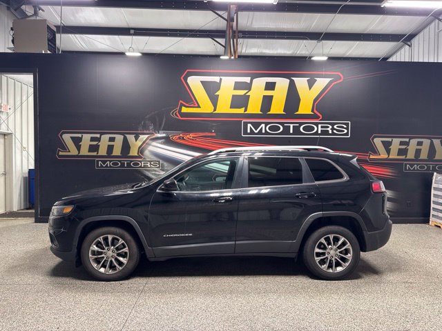 Used 2019 Jeep Cherokee Latitude Plus FWD image 2