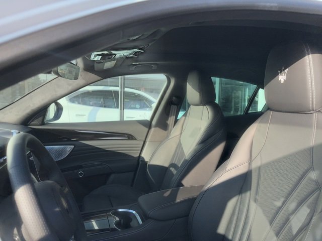 Used 2025 Maserati Grecale Modena image 12