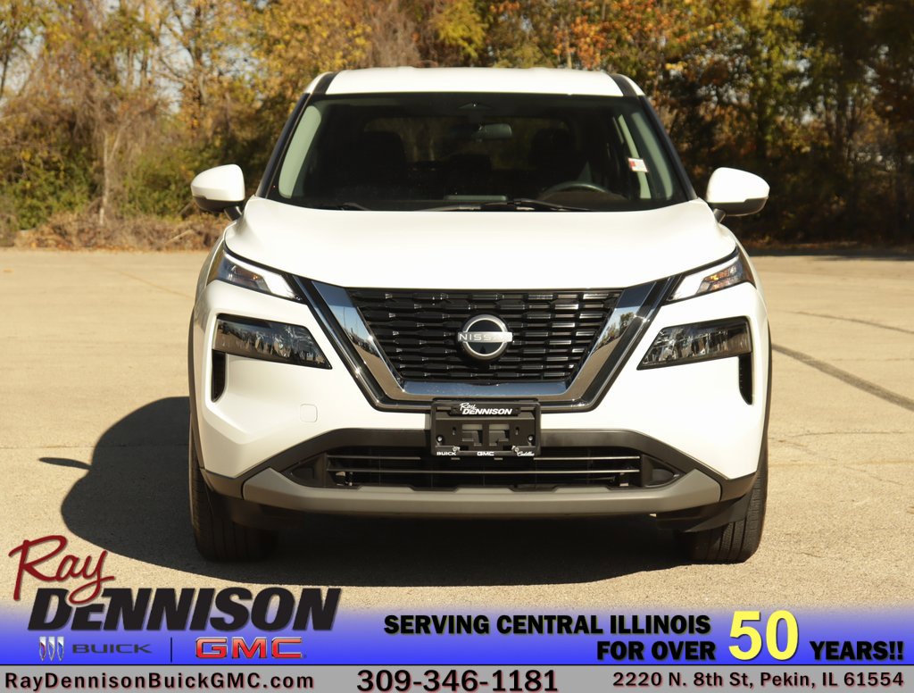Used 2022 Nissan Rogue S image 2