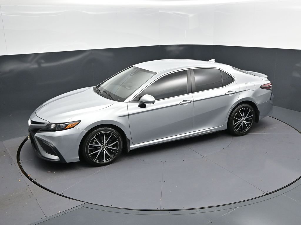 Used 2024 Toyota Camry SE image 32