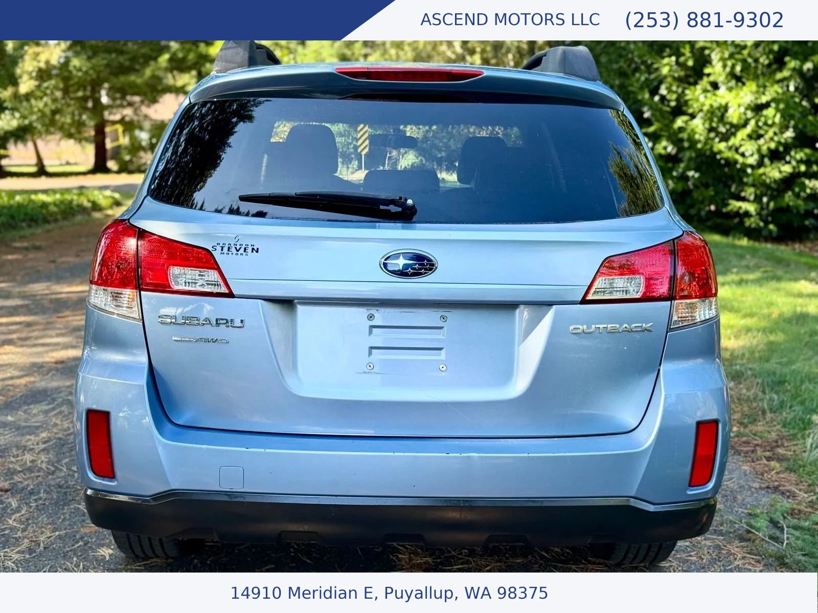 Used 2010 Subaru Outback 2.5i Limited AWD/4WD image 4