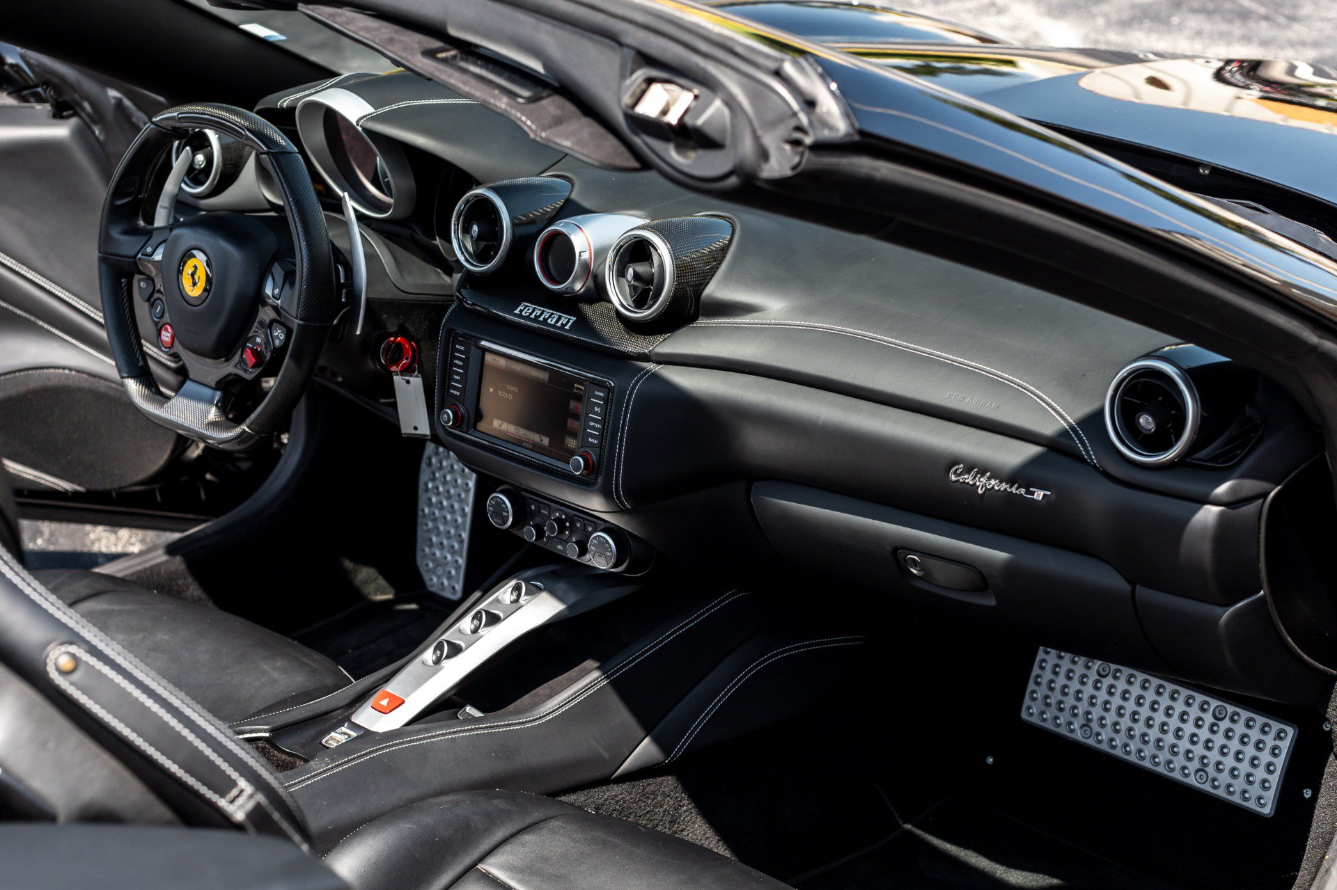 Used 2017 Ferrari California T RWD image 26