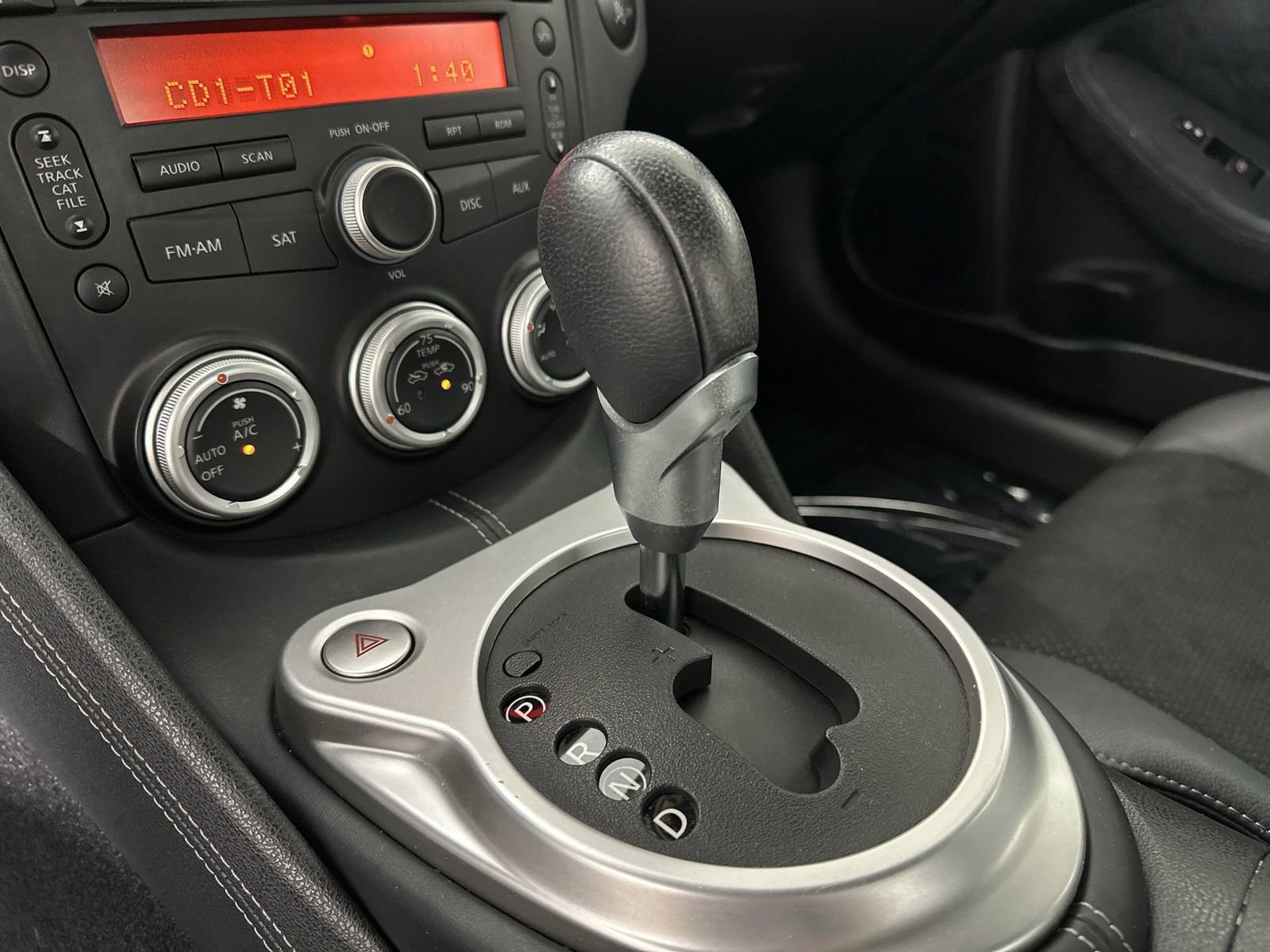 Used 2009 Nissan 370Z Touring image 24