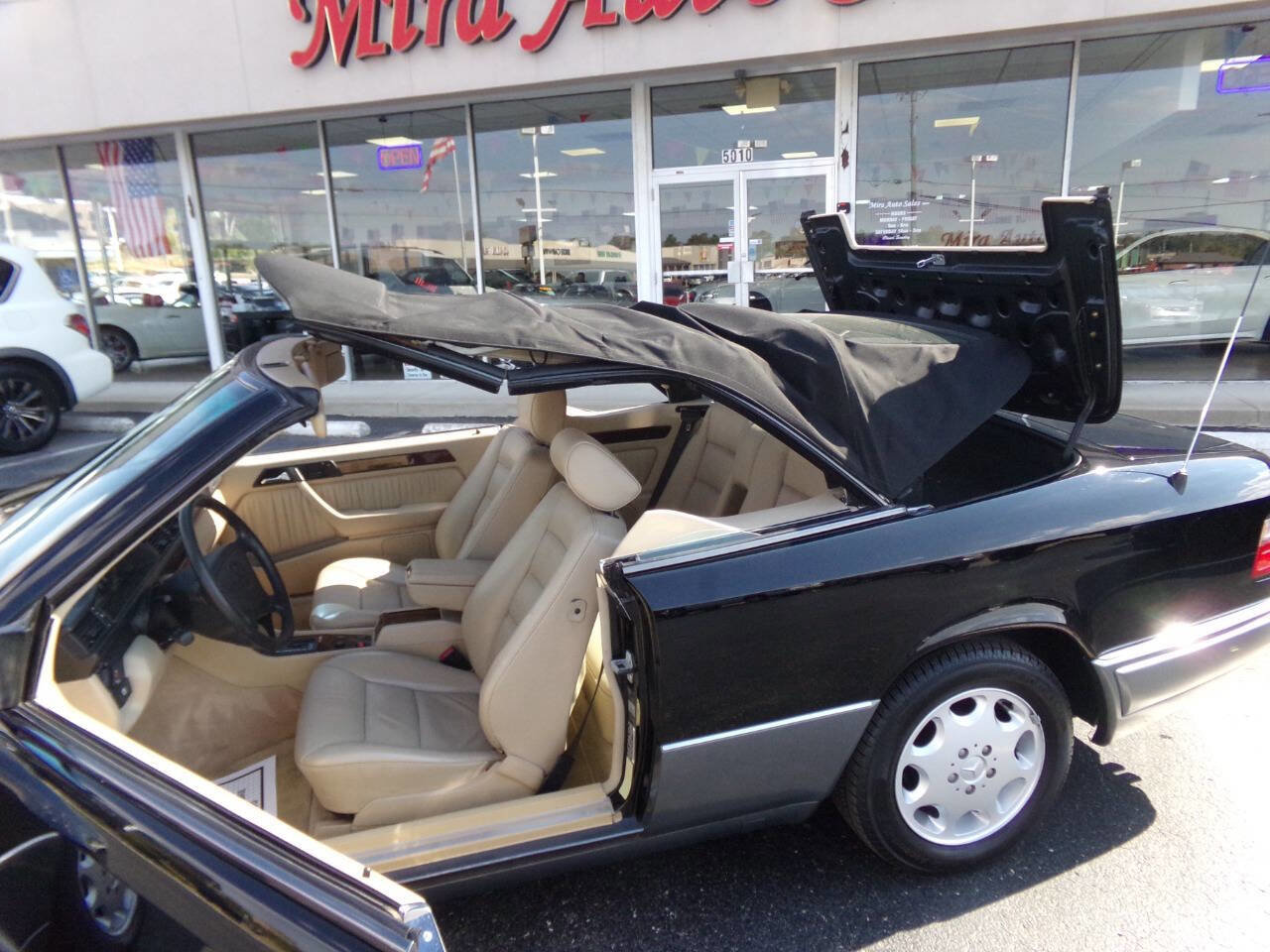 Used 1994 Mercedes-Benz E 320 Convertible image 40