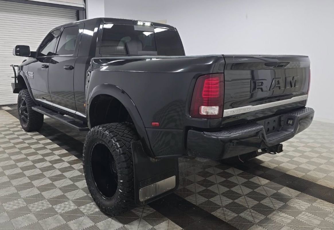 Used 2018 RAM 3500 Laramie Longhorn AWD/4WD image 4