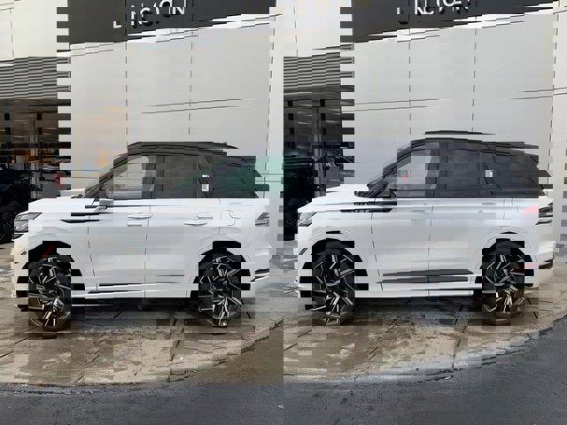 New 2026 Lincoln Aviator Black Label w/ Black Label Special Edition image 9