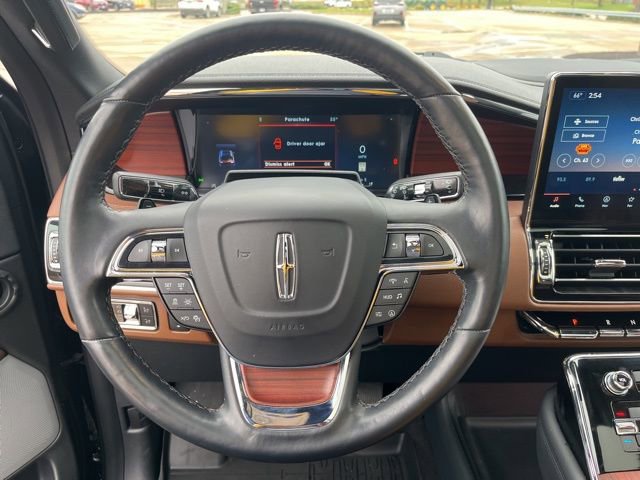 Used 2023 Lincoln Navigator L Reserve image 21