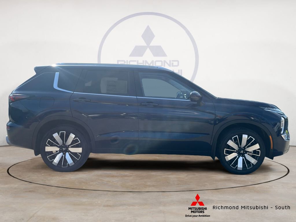 New 2026 Mitsubishi Outlander SEL FWD image 2