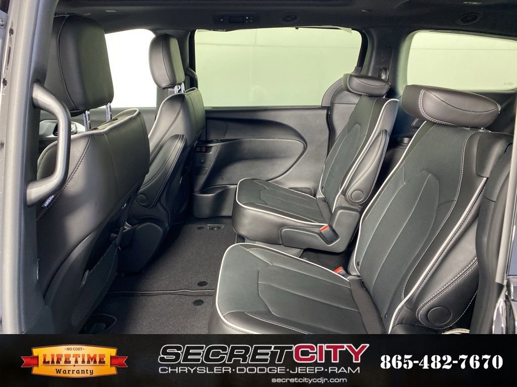 New 2026 Chrysler Pacifica Limited w/ S Appearance Package image 31