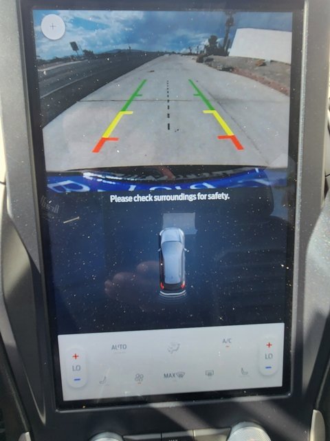 Used 2023 Ford Edge SEL image 26