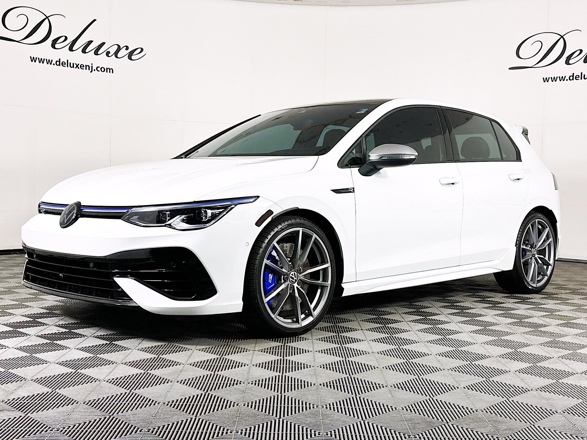 Used 2024 Volkswagen Golf R image 3