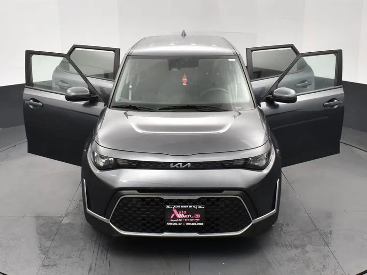 Used 2023 Kia Soul LX w/ LX Technology Package image 10